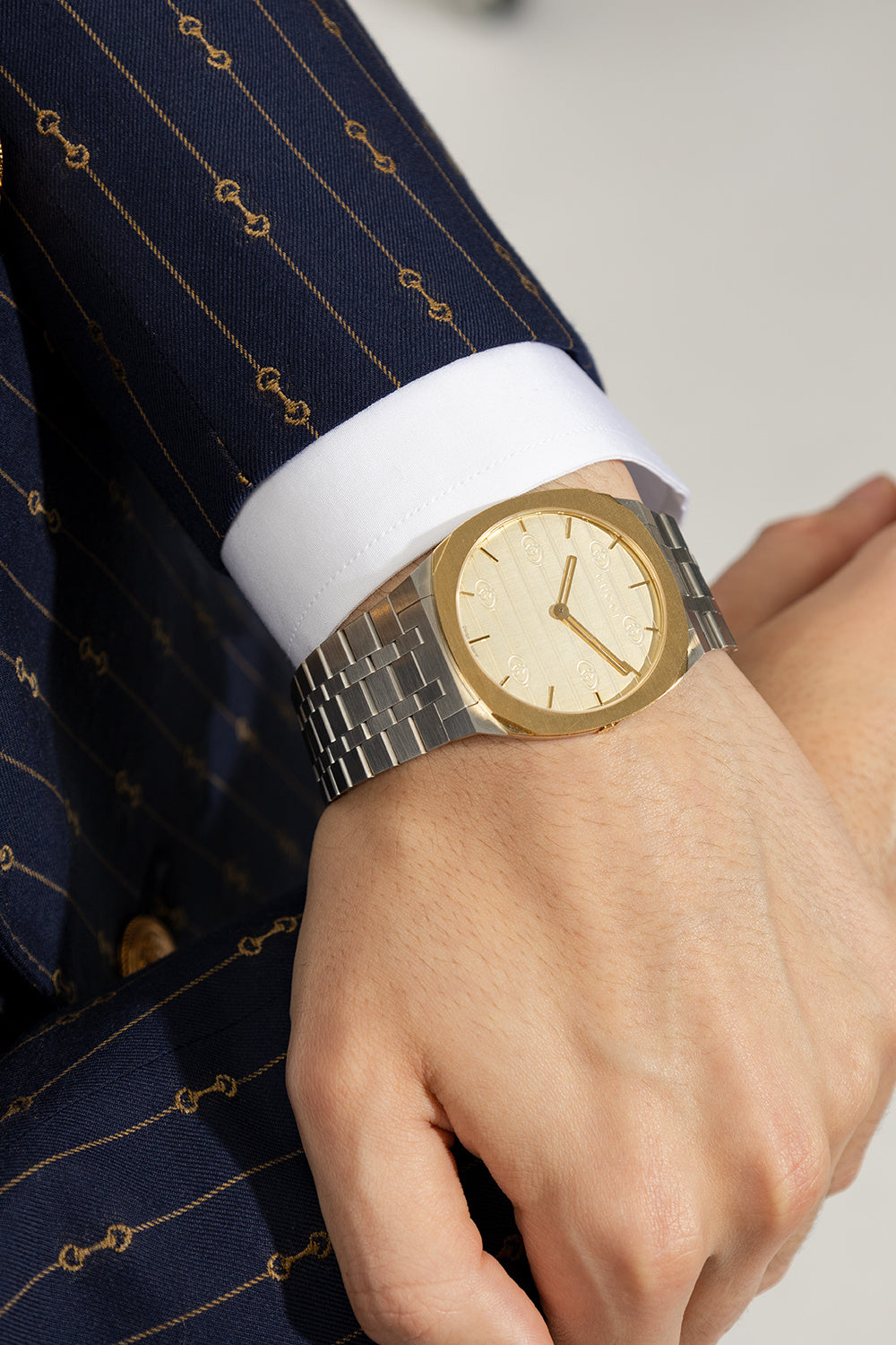  Shop Authentic Gucci 25H Quartz Gold Dial Silver Steel Strap Watch for Men - YA163405 - Luxxuri