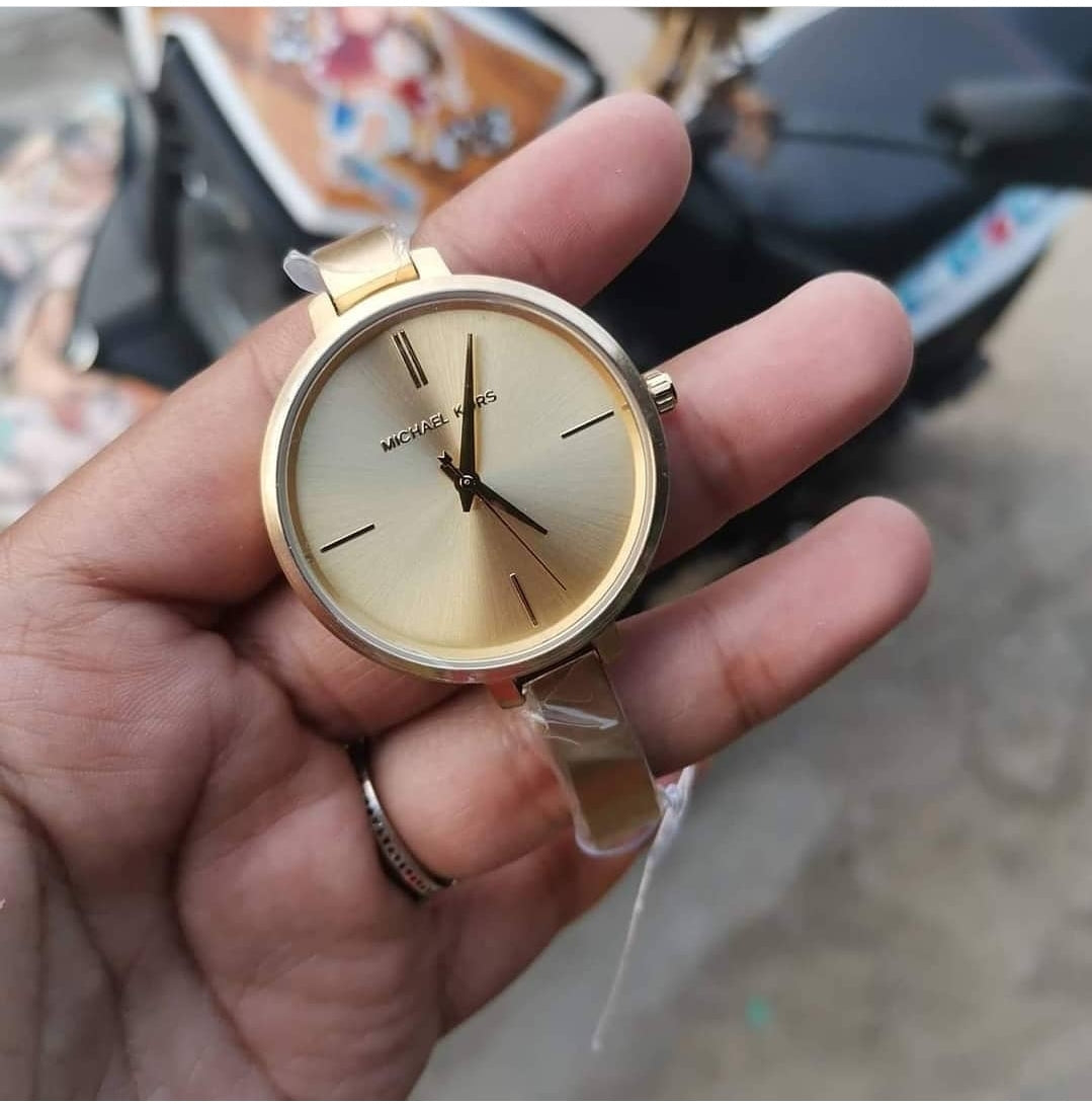  Shop Authentic Michael Kors Jaryn Analog Quartz Gold Dial Gold Steel Strap Watch For Women - MK3546 - Luxxuri