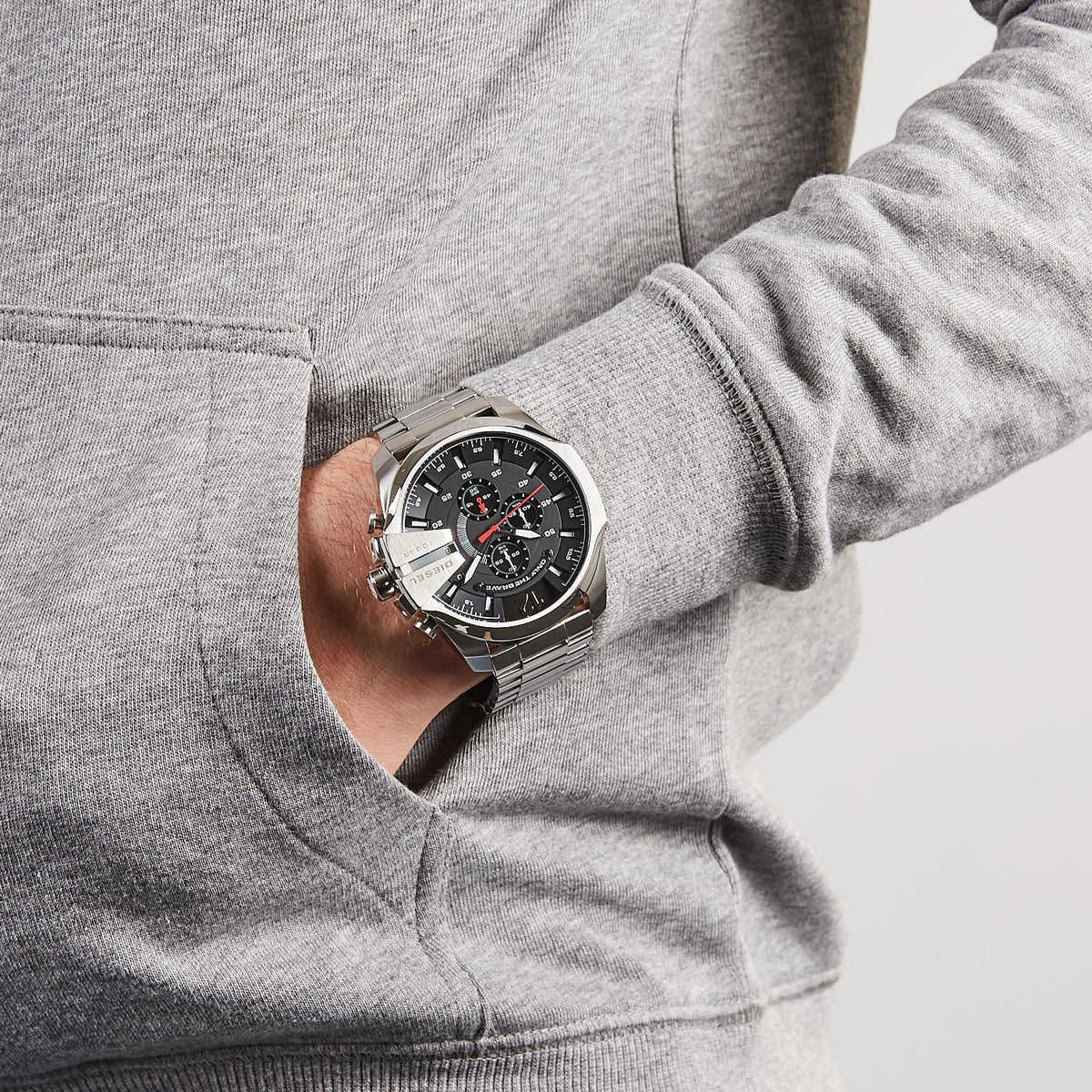  Shop Authentic Diesel Mega Chief Chronograph Black Dial Silver Steel Strap Watch For Men - DZ4308 - Luxxuri