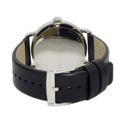  Shop Authentic Marc Jacobs Fergus White Dial Black Leather Strap Watch for Men - MBM5076 - Luxxuri