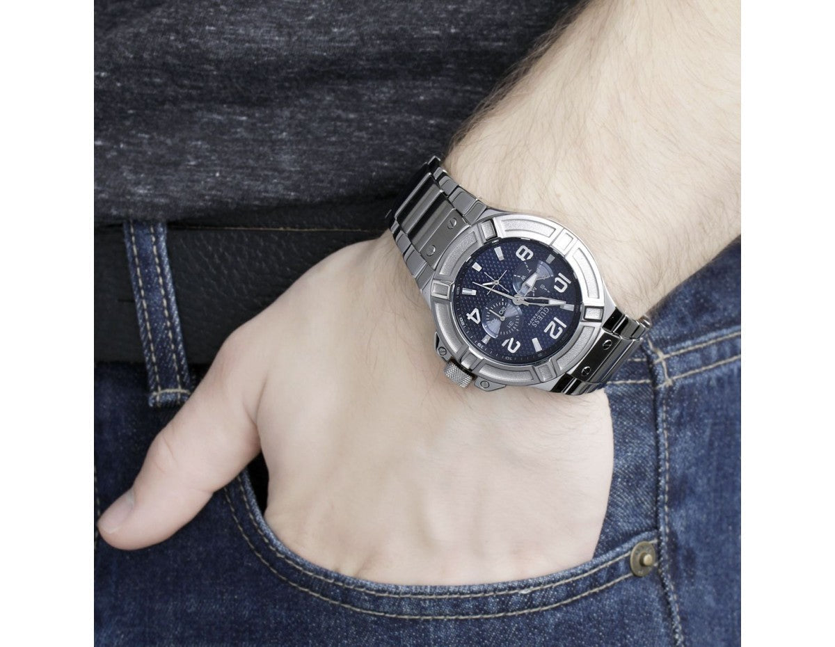  Shop Authentic Guess Rigor Quartz Black Dial Silver Steel Strap Watch For Men - W0218G2 - Luxxuri
