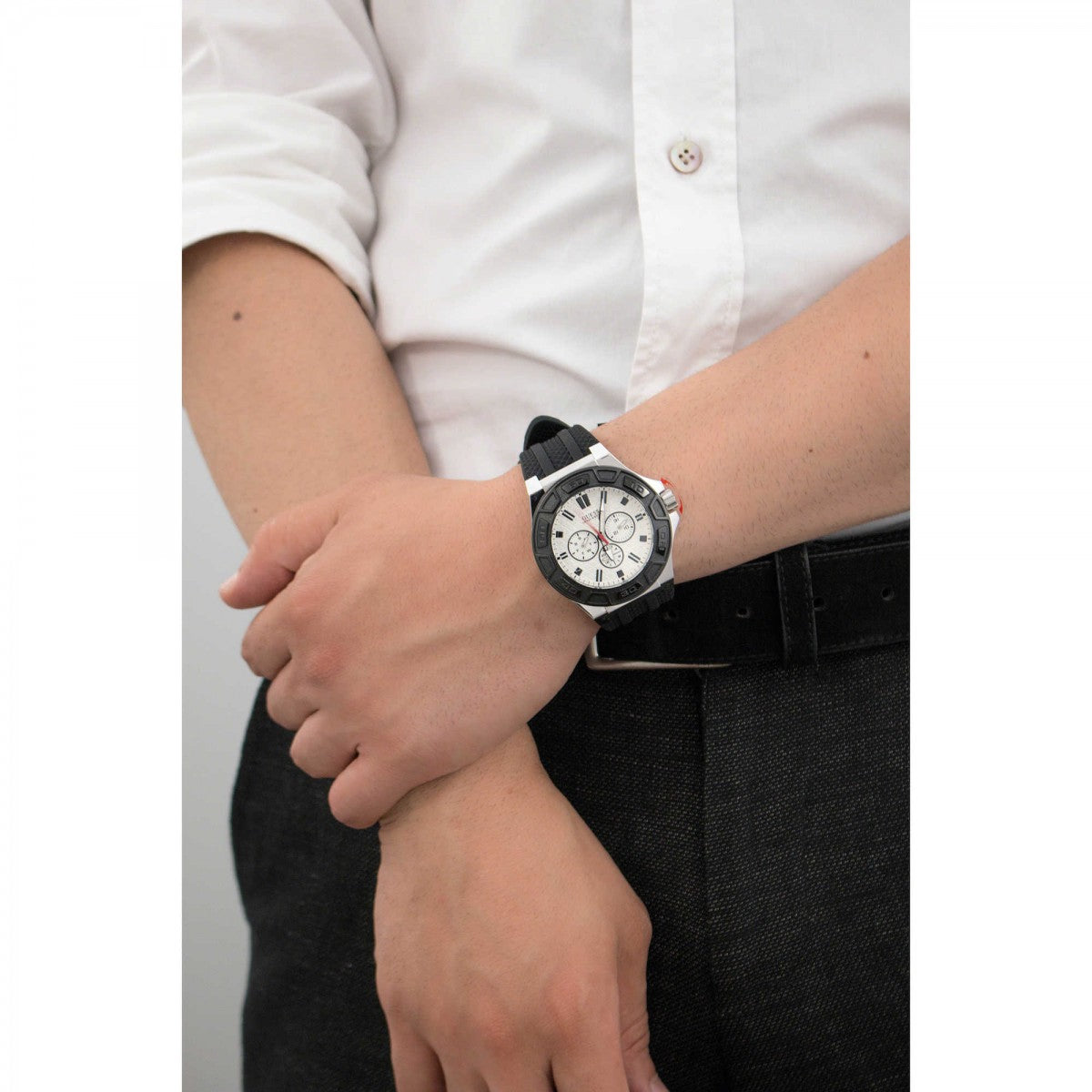  Shop Authentic Guess Force Analog Quartz White Dial Black Rubber Strap Watch For Men - W0674G3 - Luxxuri