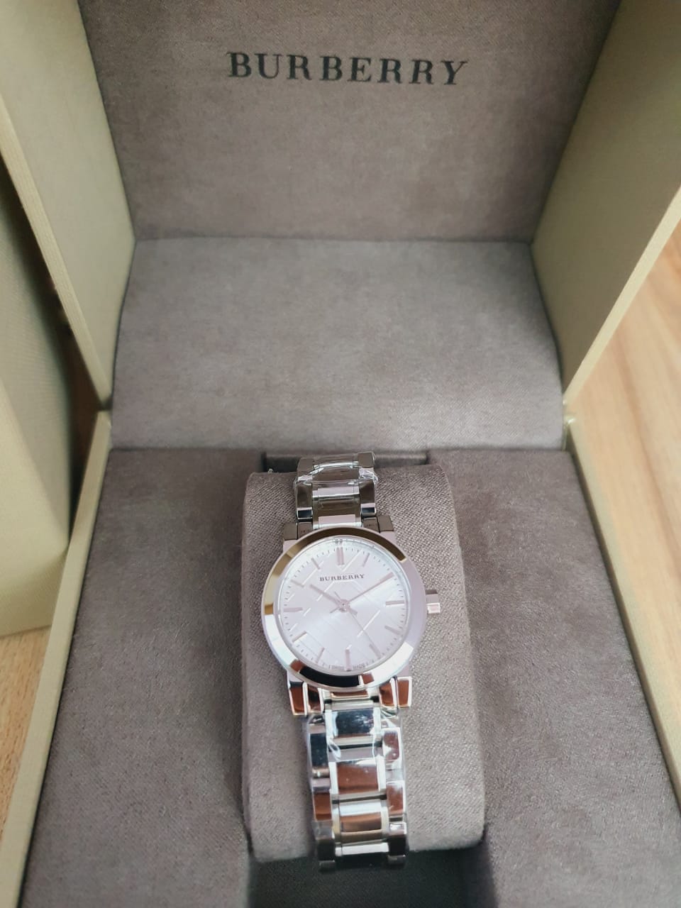  Shop Authentic Burberry The City Silver Dial Silver Steel Strap Watch for Women - BU9200 - Luxxuri