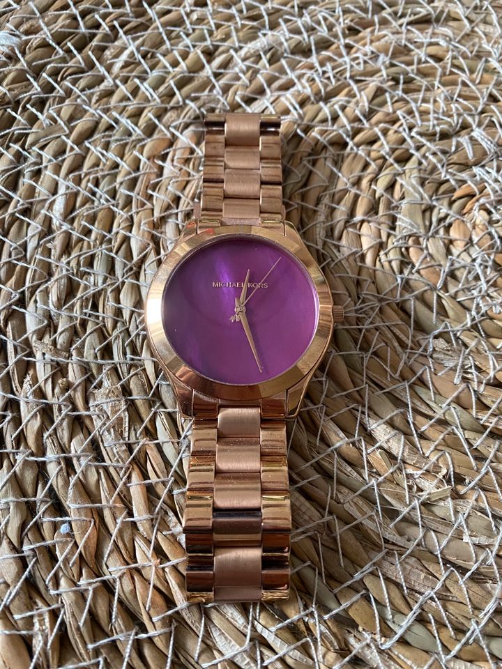  Shop Authentic Michael Kors Runway Pink Dial Rose Gold Steel Strap Watch for Women - MK3550 - Luxxuri