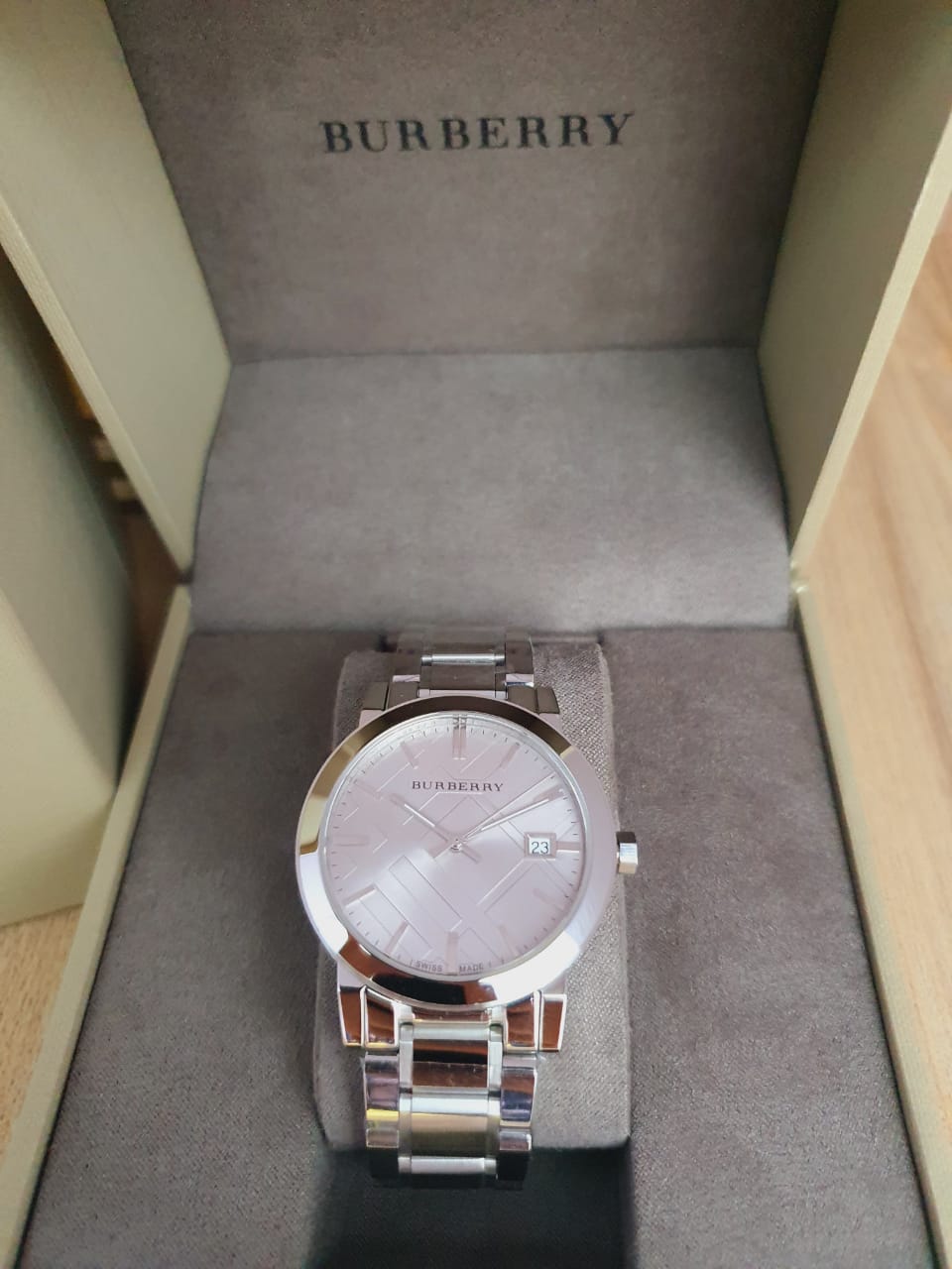  Shop Authentic Burberry The City Silver Dial Silver Steel Strap Watch for Women - BU9035 - Luxxuri