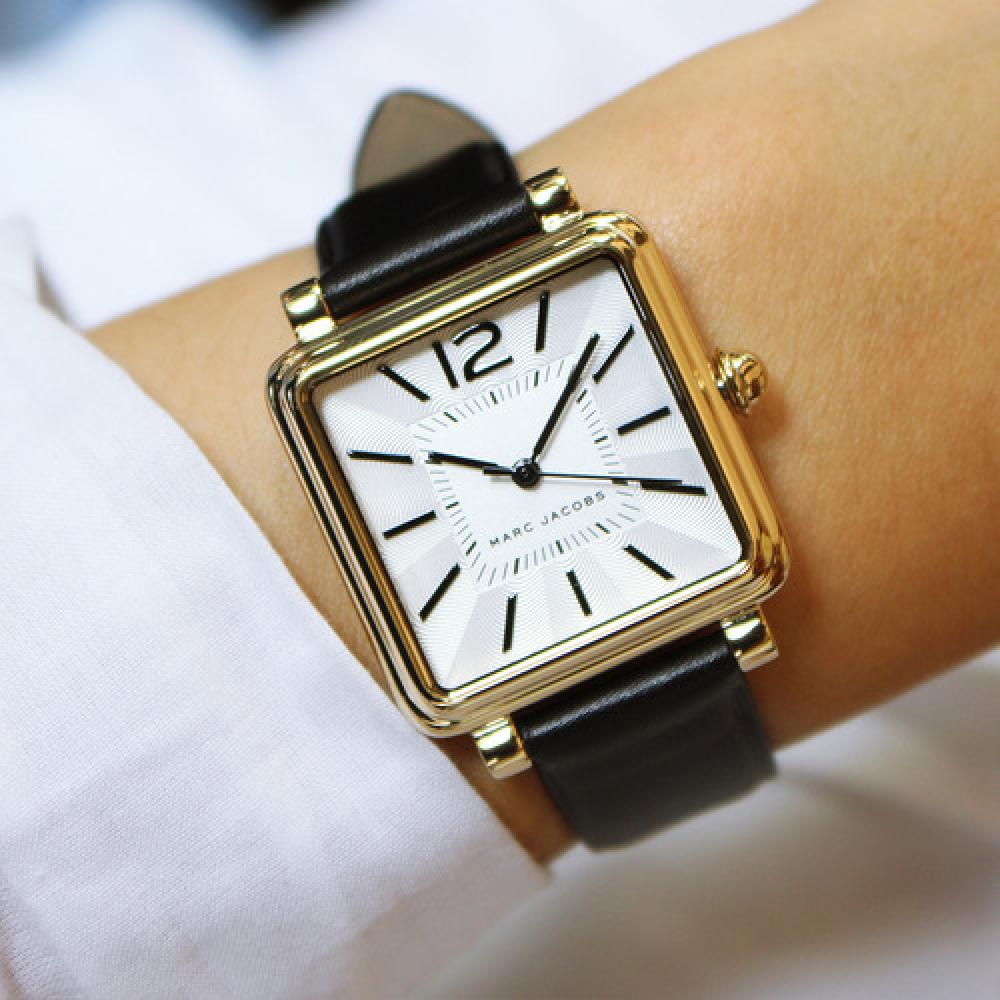  Shop Authentic Marc Jacobs Vic Silver Dial Black Leather Strap Watch for Women - MJ1437 - Luxxuri
