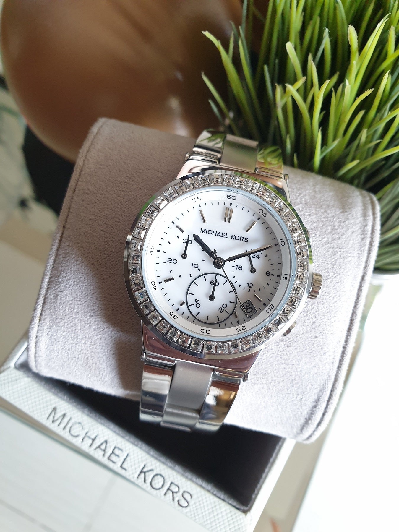  Shop Authentic Michael Kors Dylan Silver Dial Silver Steel Strap Watch for Women - MK5585 - Luxxuri