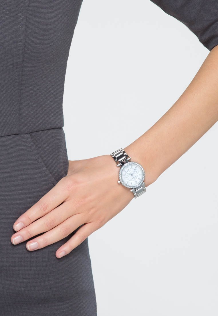  Shop Authentic Michael Kors Parker Silver Dial Silver Steel Strap Watch for Women - MK5615 - Luxxuri