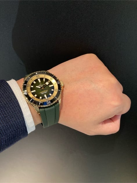 Shop Authentic Breitling Superocean Automatic 42 Green Dial Green Rubber Strap Watch for Men - N17375201L1S1 - Luxxuri