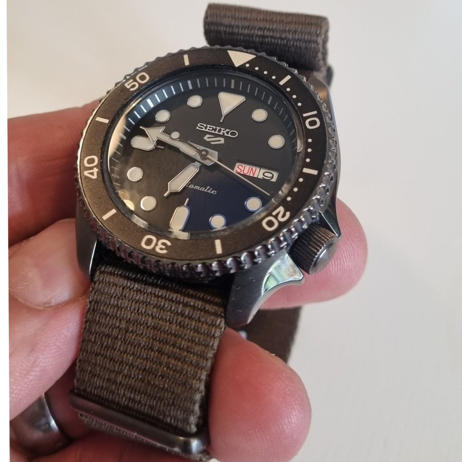  Shop Authentic Seiko 5 Sport Automatic Black Dial Green Nylon Strap Watch For Men - SRPD65K4 - Luxxuri