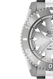  Shop Authentic Gucci Dive Automatic Silver Dial Silver Steel Strap Watch for Men - YA136354 - Luxxuri