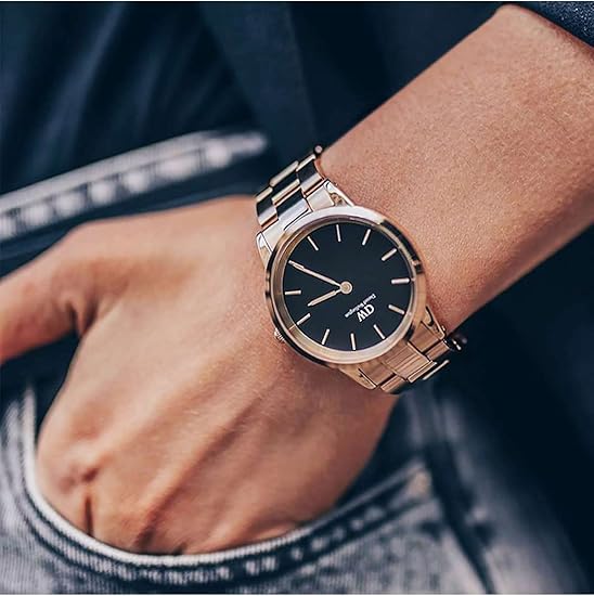  Shop Authentic Daniel Wellington Iconic Link Black Dial Rose Gold Steel Strap Watch for Women - DW00100210 - Luxxuri