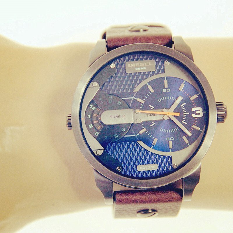  Shop Authentic Diesel Mini Daddy Analog Blue Dial Brown Leather Strap Watch For Men - DZ7339 - Luxxuri