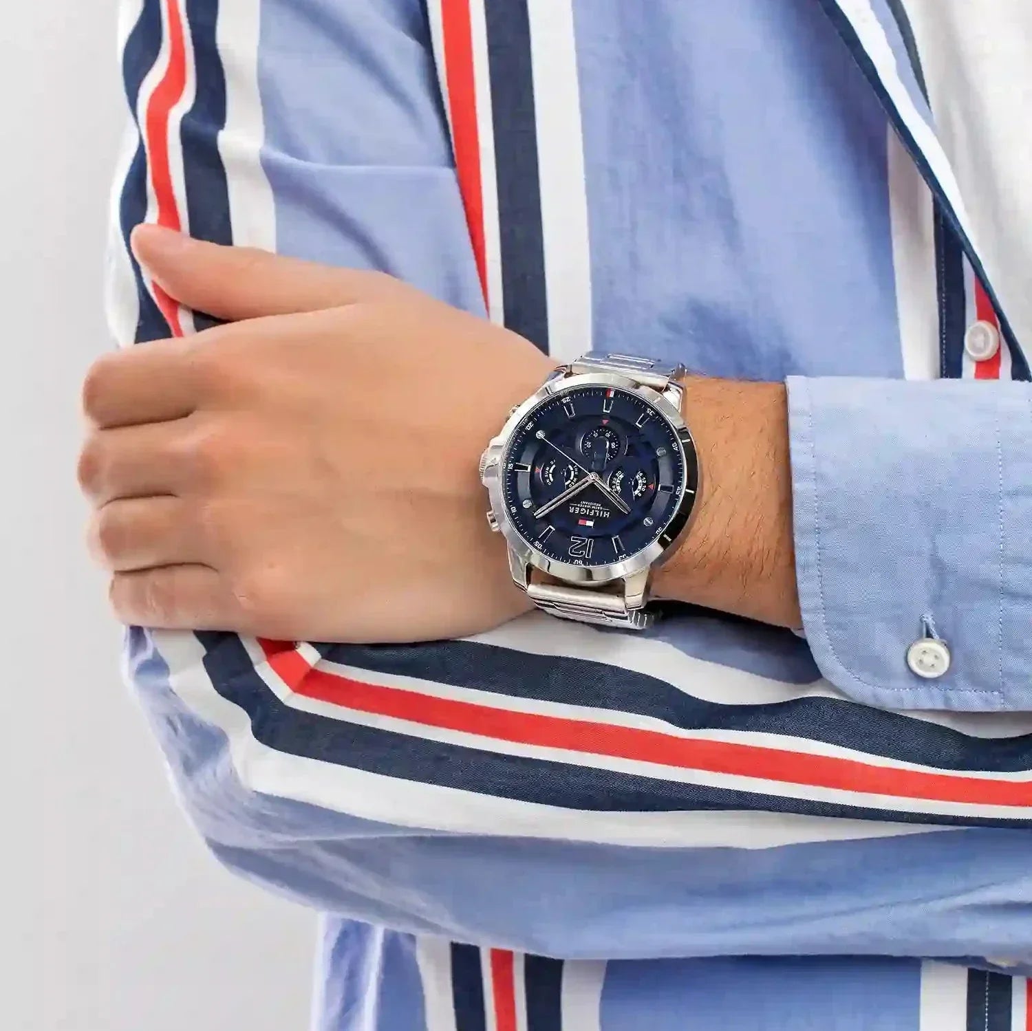  Shop Authentic Tommy Hilfiger Luca Chronograph Blue Dial Silver Steel Strap Watch For Men - 1710492 - Luxxuri