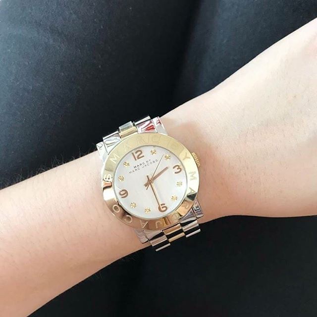  Shop Authentic Marc Jacobs Amy Silver Dial Two Tone Steel Strap Watch for Women - MBM3139 - Luxxuri