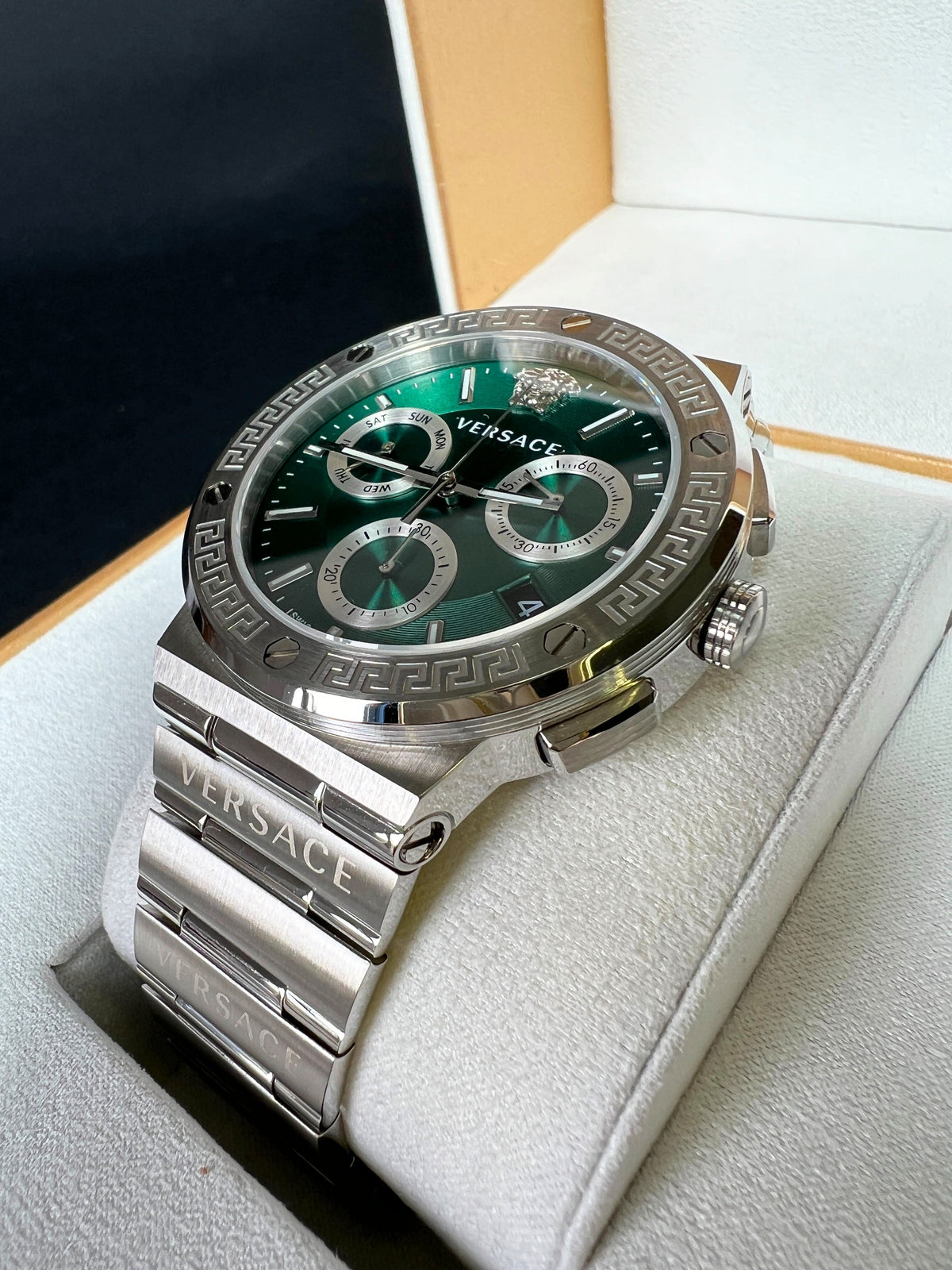  Shop Authentic Versace Grace Chronograph Quartz Green Dial Silver Steel Strap Watch For Men - VEZ900121 - Luxxuri