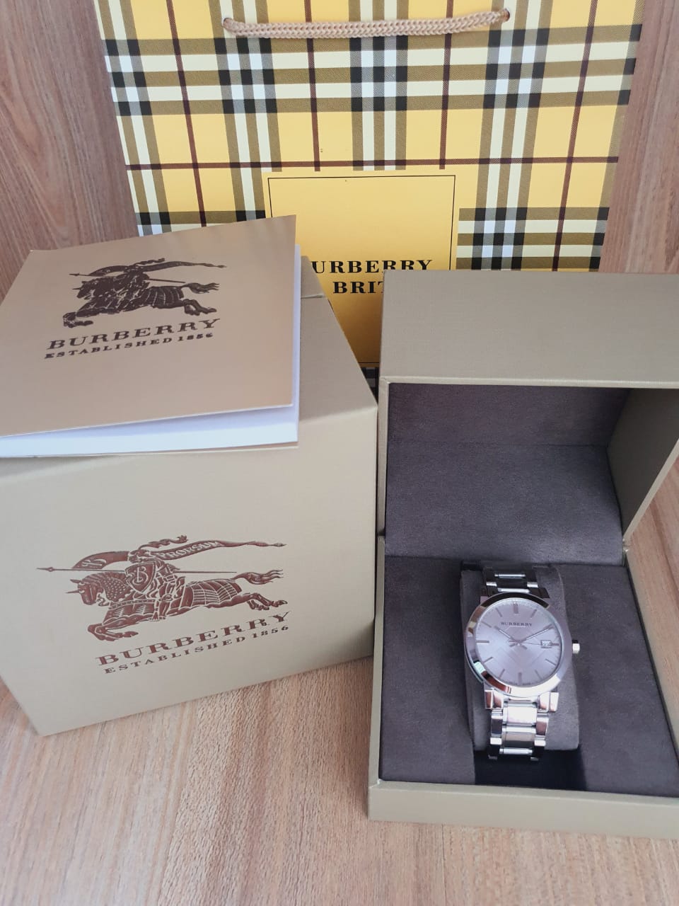  Shop Authentic Burberry The City Silver Dial Silver Steel Strap Watch for Women - BU9035 - Luxxuri