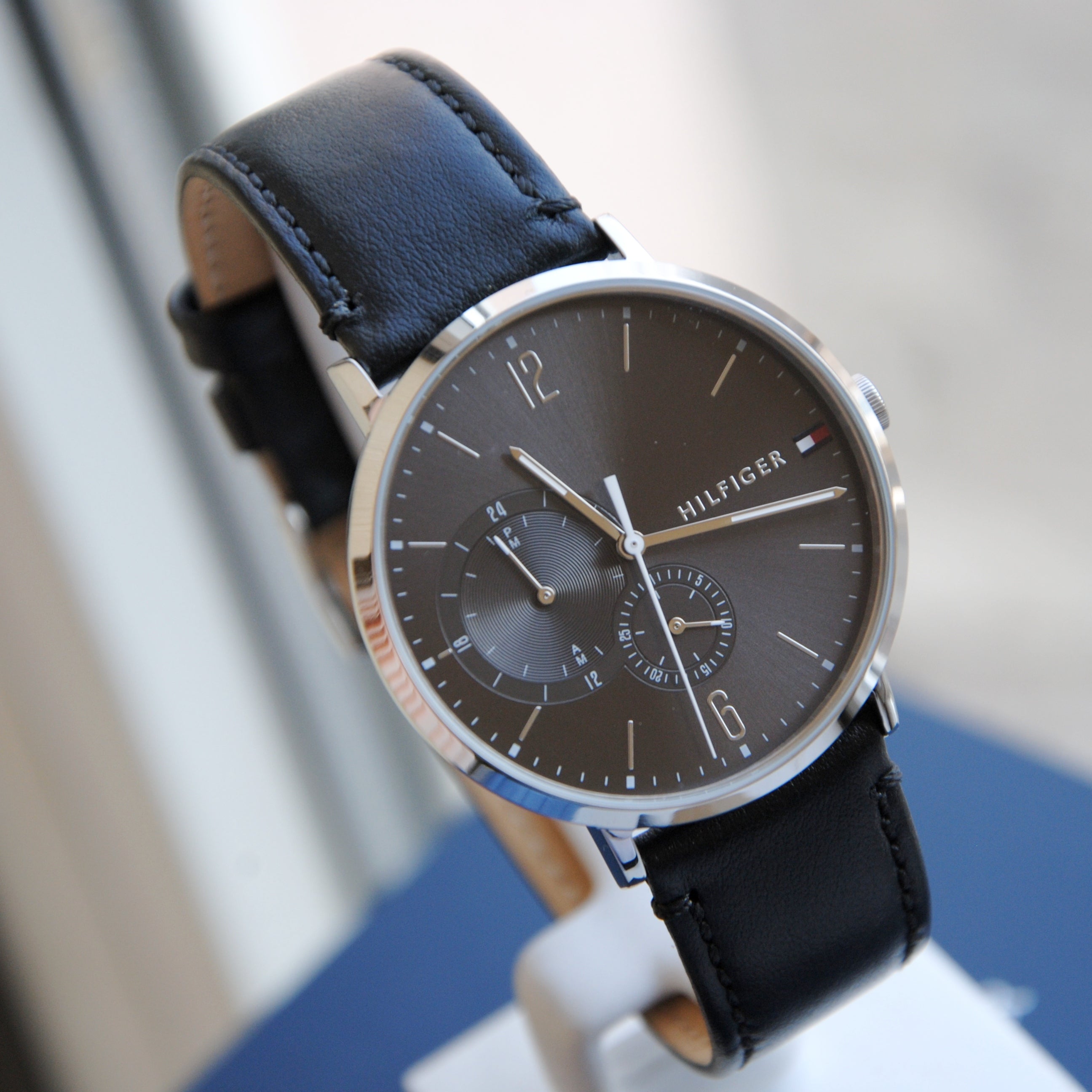  Shop Authentic Tommy Hilfiger Brooklyn Black Dial Black Leather Strap Watch for Men - 1791509 - Luxxuri