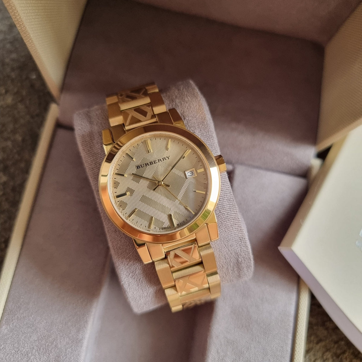  Shop Authentic Burberry The City Gold Dial Gold Steel Strap Watch for Women - BU9145 - Luxxuri