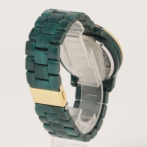  Shop Authentic Michael Kors Runway Chronograph Green Dial Green Steel Strap Watch for Women - MK7422 - Luxxuri