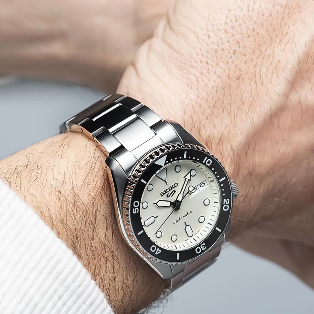  Shop Authentic Seiko 5 Sports SKX Automatic Cream Dial Silver Steel Strap Watch For Men - SRPK31K1 - Luxxuri