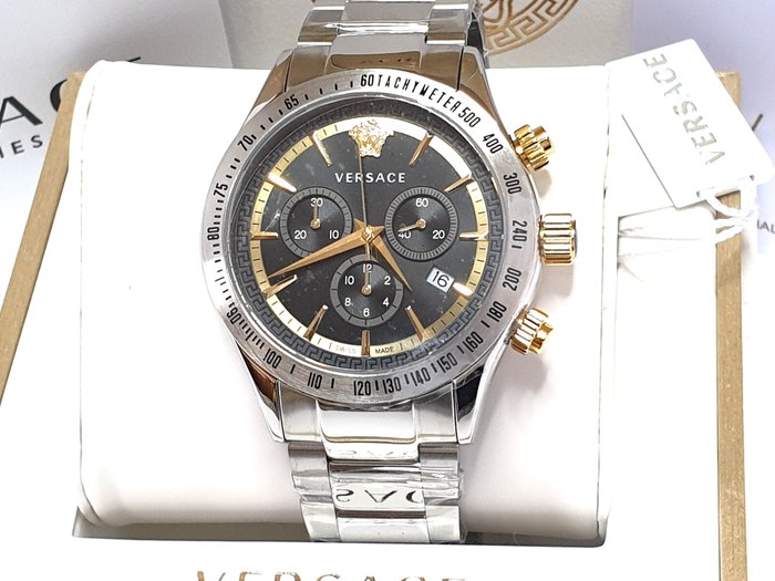  Shop Authentic Versace Classic Chronograph Quartz Black Dial Silver Steel Strap Watch For Men - VEV700419 - Luxxuri