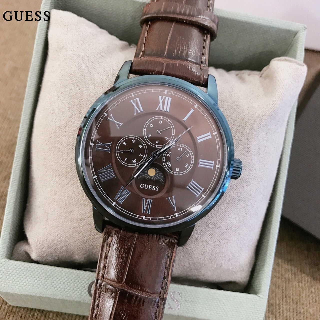  Shop Authentic Guess Delancy Analog Brown Dial Brown Leather Strap Watch For Men - W0870G3 - Luxxuri
