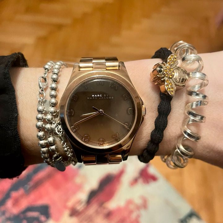 Shop Authentic Marc Jacobs Henry Rose Gold Dial Rose Gold Steel Strap Watch for Women - MBM3212 - Luxxuri