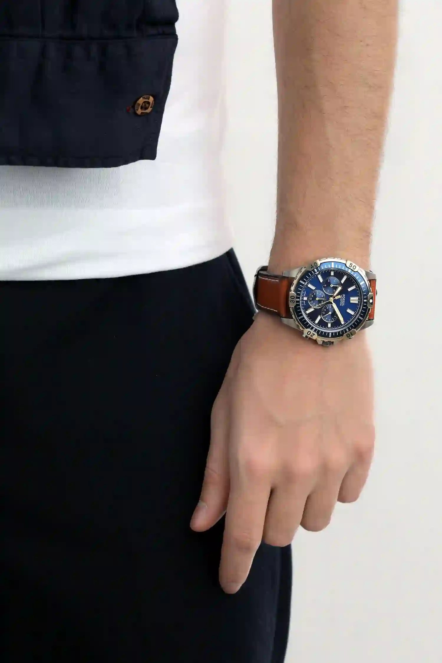  Shop Authentic Fossil Garrett Chronograph Blue Dial Brown Leather Strap Watch for Men - FS5625 - Luxxuri