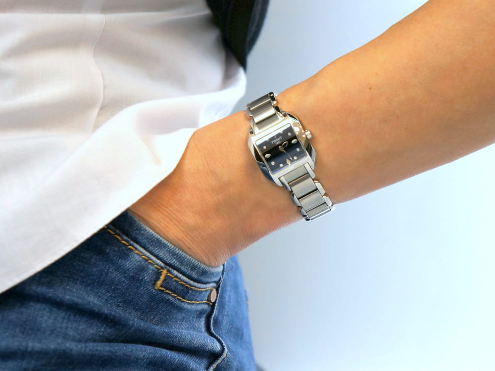  Shop Authentic Tissot T-Wave Ladies Quartz Watch T02.1.285.54 - Luxxuri