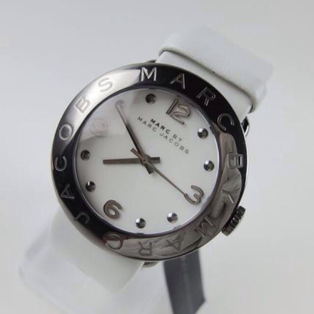  Shop Authentic Marc Jacobs Blade White Dial White Leather Strap Watch for Women - MBM1223 - Luxxuri