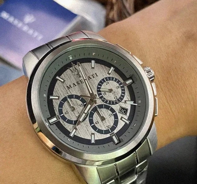  Shop Authentic Maserati Successo Chronograph Silver Dial Silver Steel Strap Watch For Men - R8873621006 - Luxxuri