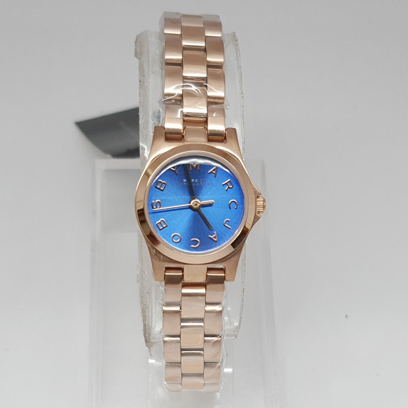  Shop Authentic Marc Jacobs Henry Dinky Blue Dial Rose Gold Steel Strap Watch for Women - MBM3204 - Luxxuri