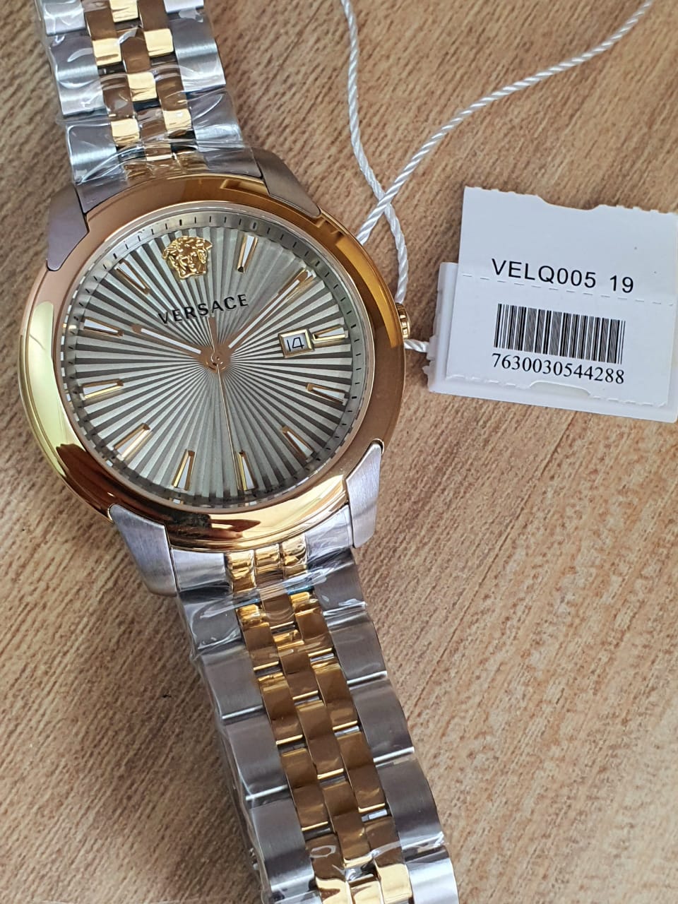  Shop Authentic Versace V-Urban Quartz Silver Dial Two Tone Steel Strap Watch for Men - VELQ00519 - Luxxuri