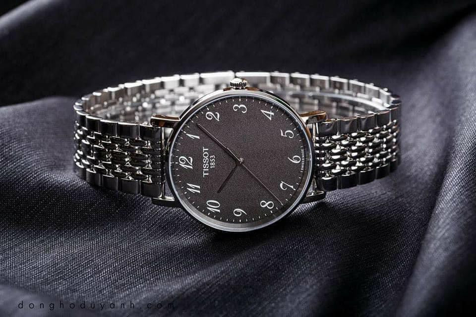  Shop Authentic Tissot T Classic Everytime Quartz Black Dial Silver Steel Strap Watch for Men - T109.410.11.072.00 - Luxxuri