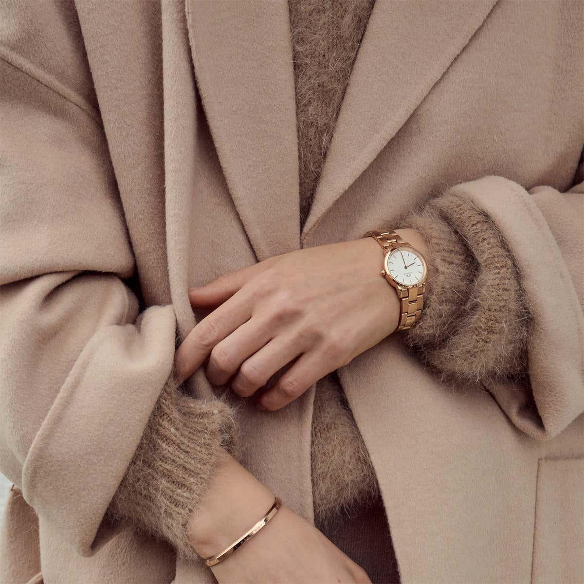 Shop Authentic Daniel Wellington Iconic Link White Dial Rose Gold Steel Strap Watch For Women - DW00100211 - Luxxuri