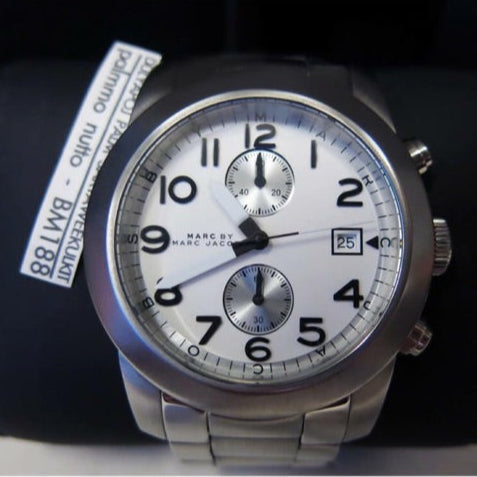  Shop Authentic Marc Jacobs Larry Chronograph White Dial Silver Steel Strap Watch for Men - MBM5030 - Luxxuri