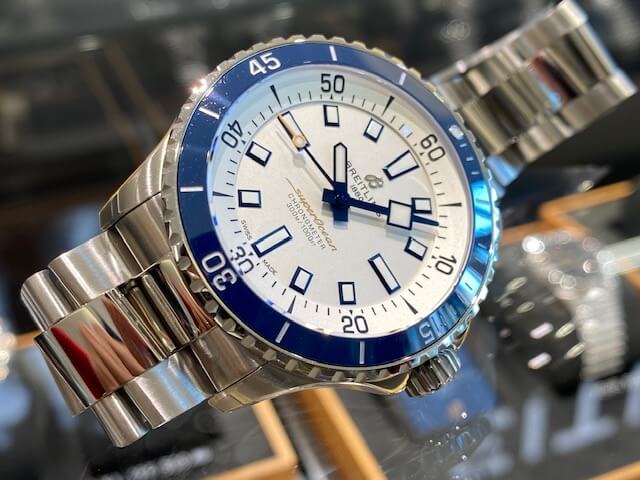  Shop Authentic Breitling Superocean Automatic 42 White Dial Green Silver Steel Strap Watch for Men - A17375E71G1A1 - Luxxuri