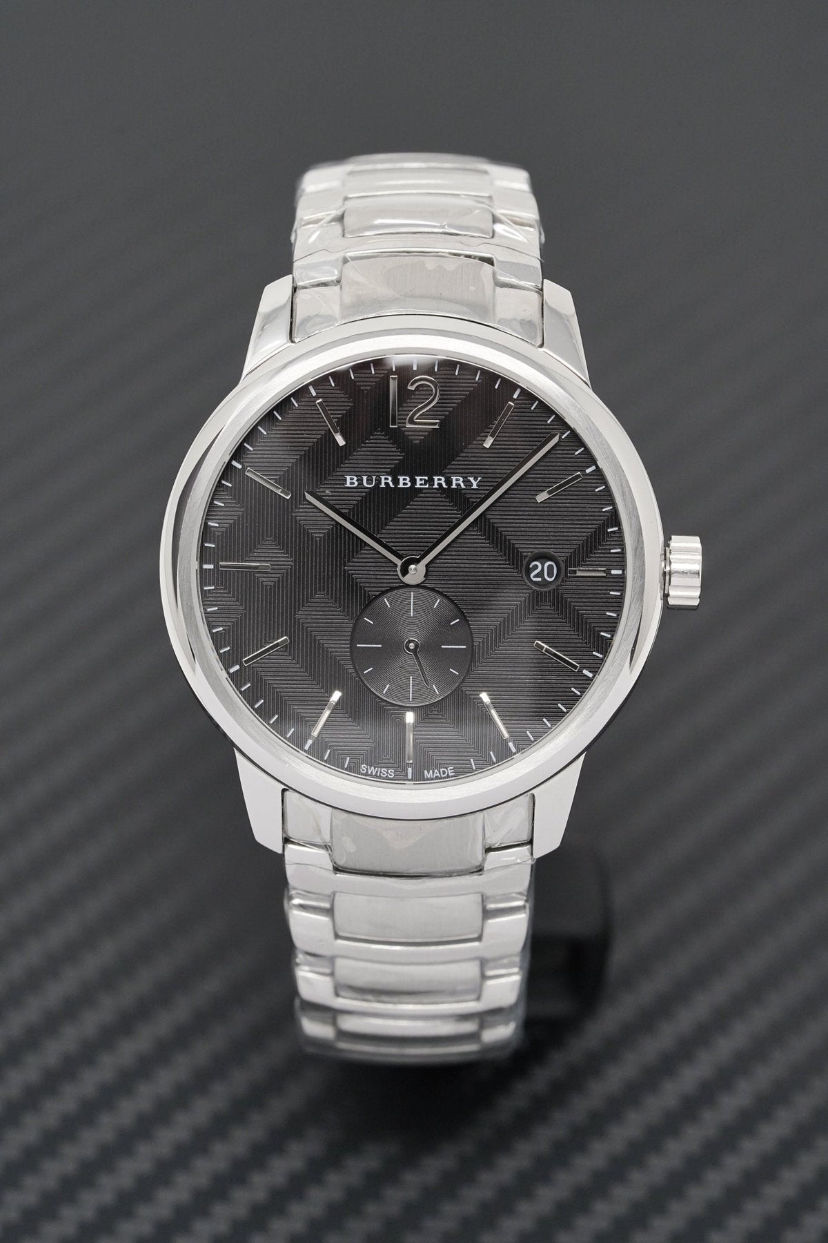  Shop Authentic Burberry The Classic Round Black Dial Silver Steel Strap Watch for Men - BU10005 - Luxxuri