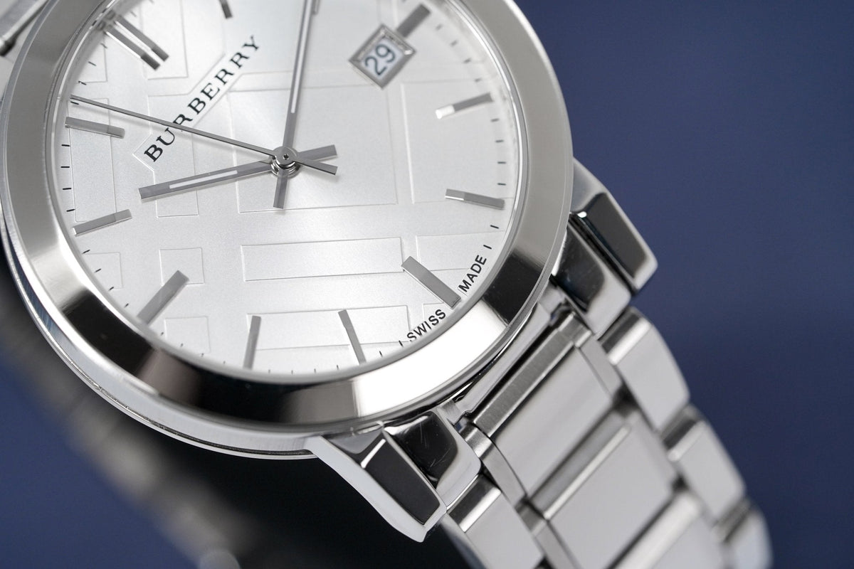  Shop Authentic Burberry The City Silver Dial Silver Steel Strap Watch for Women - BU9000 - Luxxuri