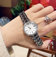  Shop Authentic Guess Park Ave White Dial Silver Steel Strap Watch for Women - W0767L1 - Luxxuri