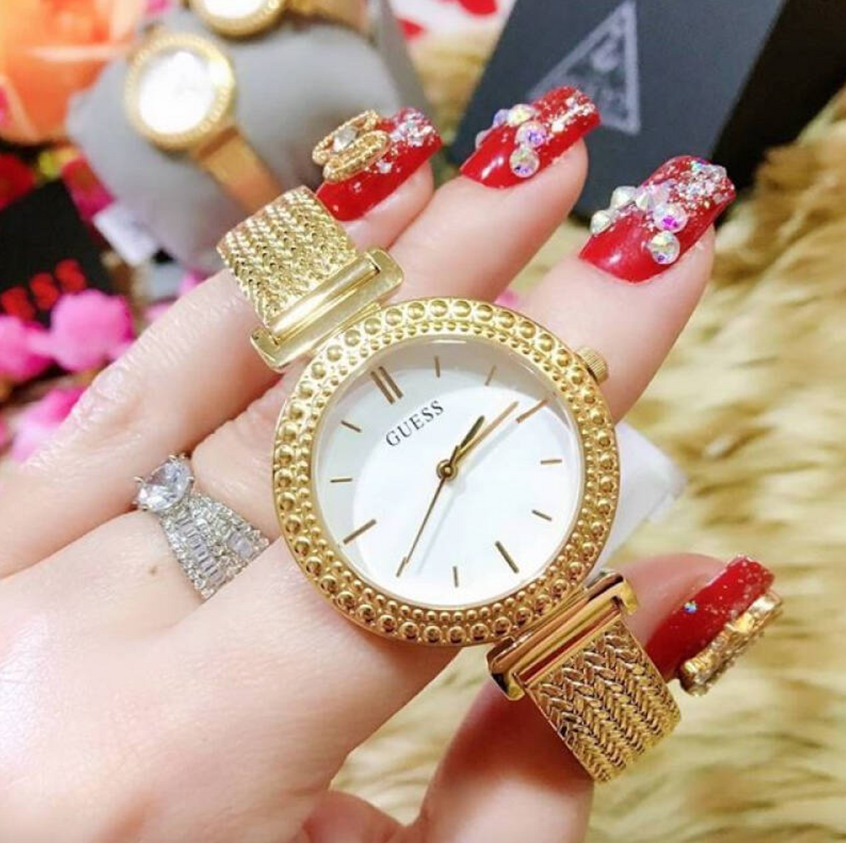  Shop Authentic Guess Quartz White Dial Gold Steel Strap Watch For Women - W1152L2 - Luxxuri