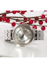  Shop Authentic Guess Montauk Silver Dial Stainless Steel Watch For Women - W0933L1 - Luxxuri