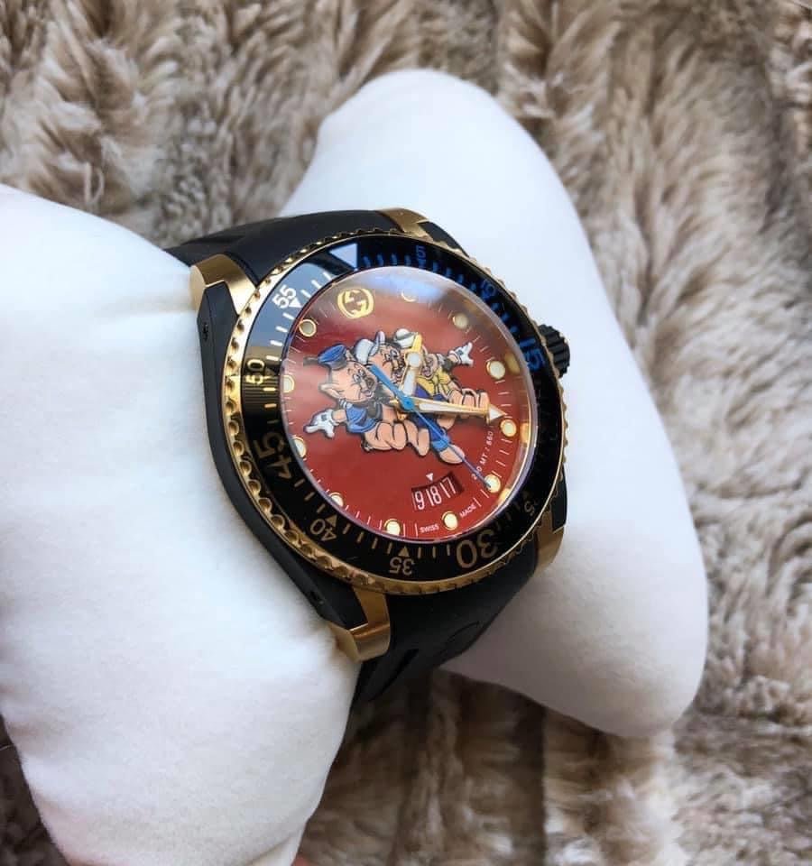  Shop Authentic Gucci Dive Quartz Red Dial Black Rubber Strap Watch For Men - YA136325 - Luxxuri