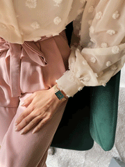  Shop Authentic Daniel Wellington Quadro Melrose Green Dial Rose Gold Mesh Strap Watch For Women - DW00100437 - Luxxuri