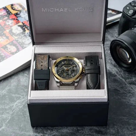  Shop Authentic Michael Kors Brecken Quartz Black Dial Silver Mesh Strap Watch For Men - MK8961 - Luxxuri