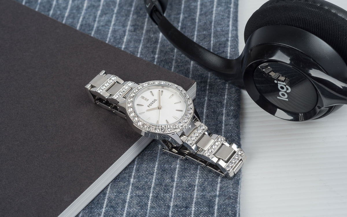  Shop Authentic Fossil Jesse White Dial Silver Steel Strap Watch for Women - ES2362 - Luxxuri