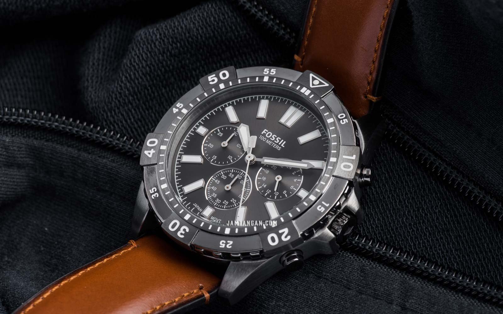  Shop Authentic Fossil Garrett Chronograph Grey Dial Brown Leather Strap Watch for Men - FS5770 - Luxxuri