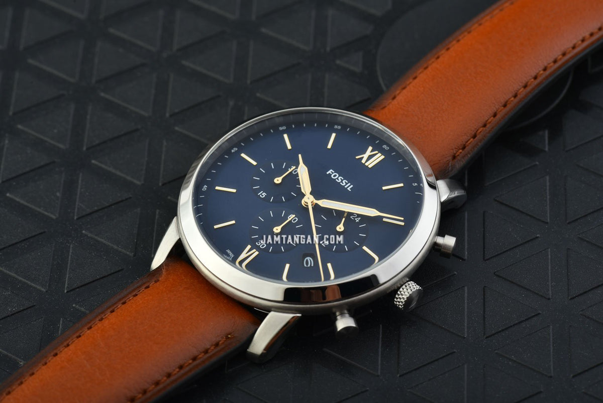  Shop Authentic Fossil Neutra Chronograph Blue Dial Brown Leather Strap Watch for Men - FS5453 - Luxxuri