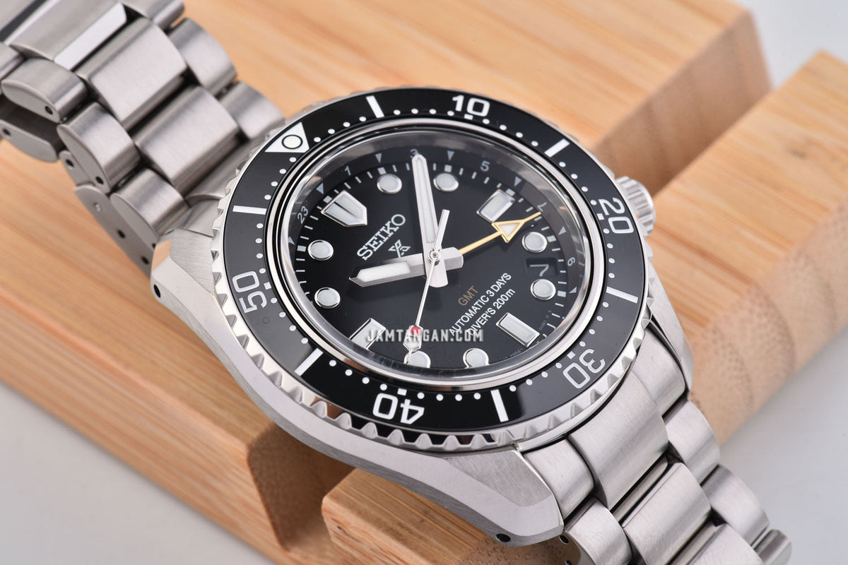  Shop Authentic Seiko Prosprex Dark Depths GMT Automatic Black Dial Silver Steel Strap Watch For Men - SPB383J1 - Luxxuri